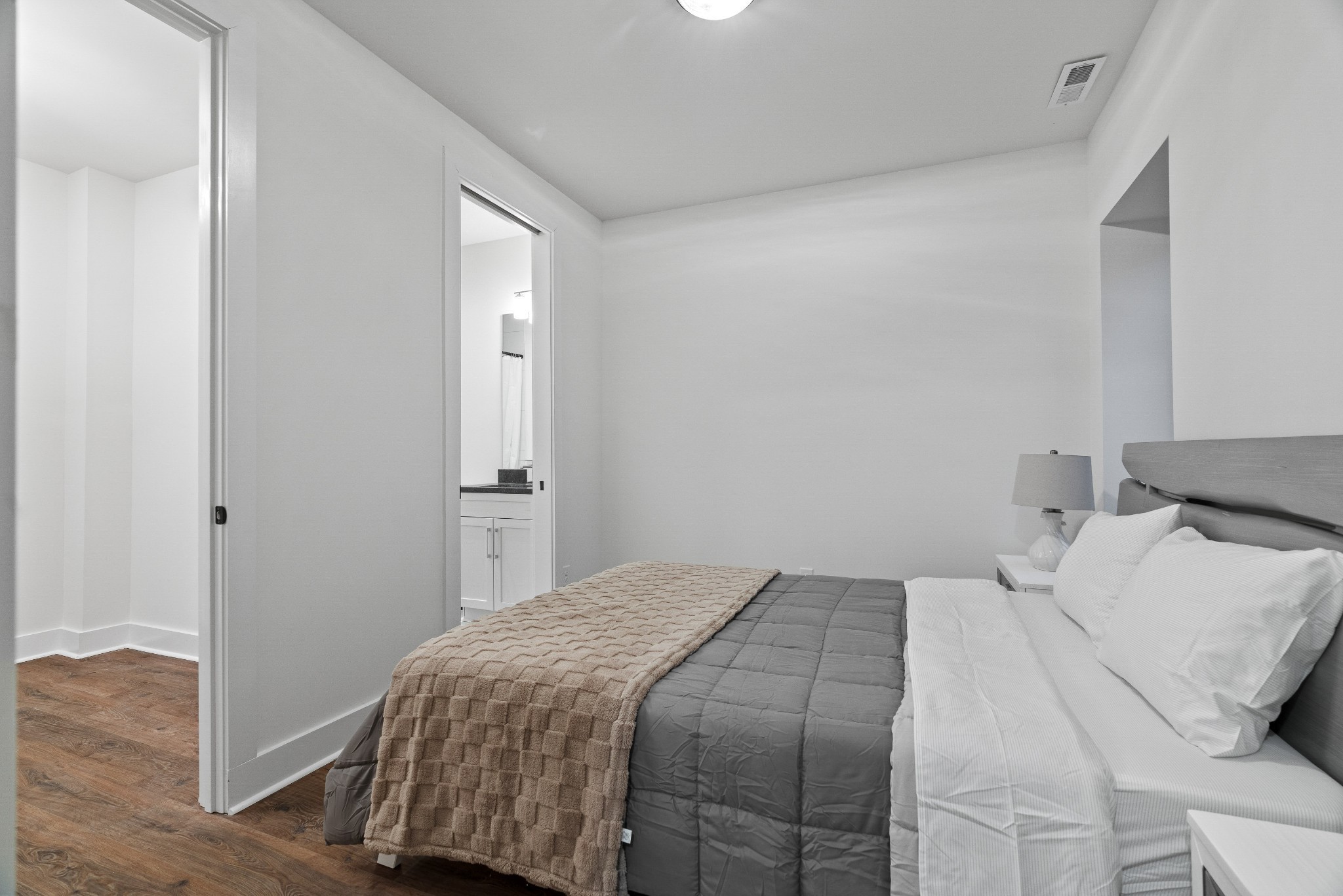 910 Youngs Ln Unit: 3