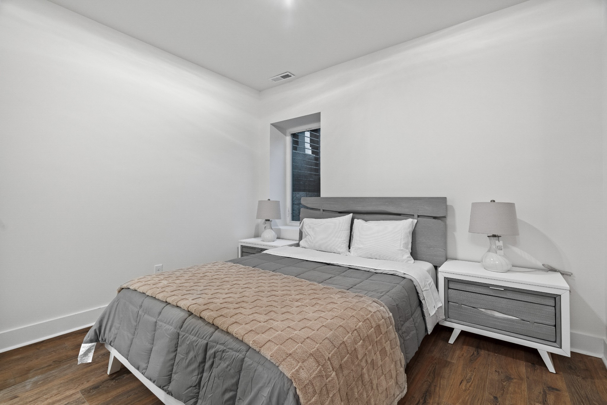 910 Youngs Ln Unit: 3