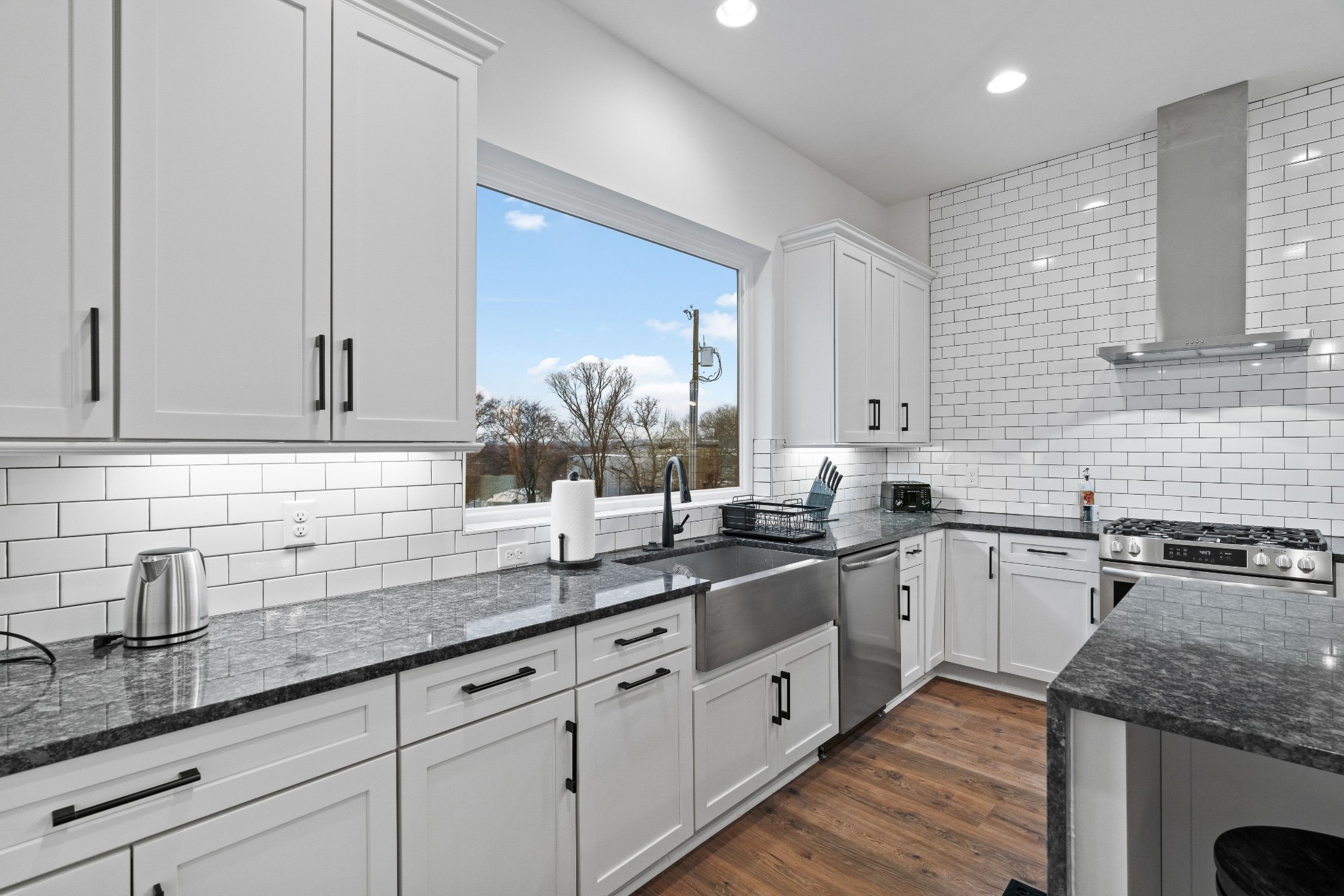 910 Youngs Ln Unit: 3