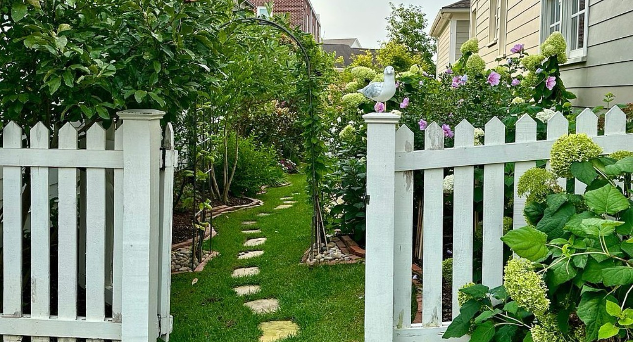 3007 General Martin Ln