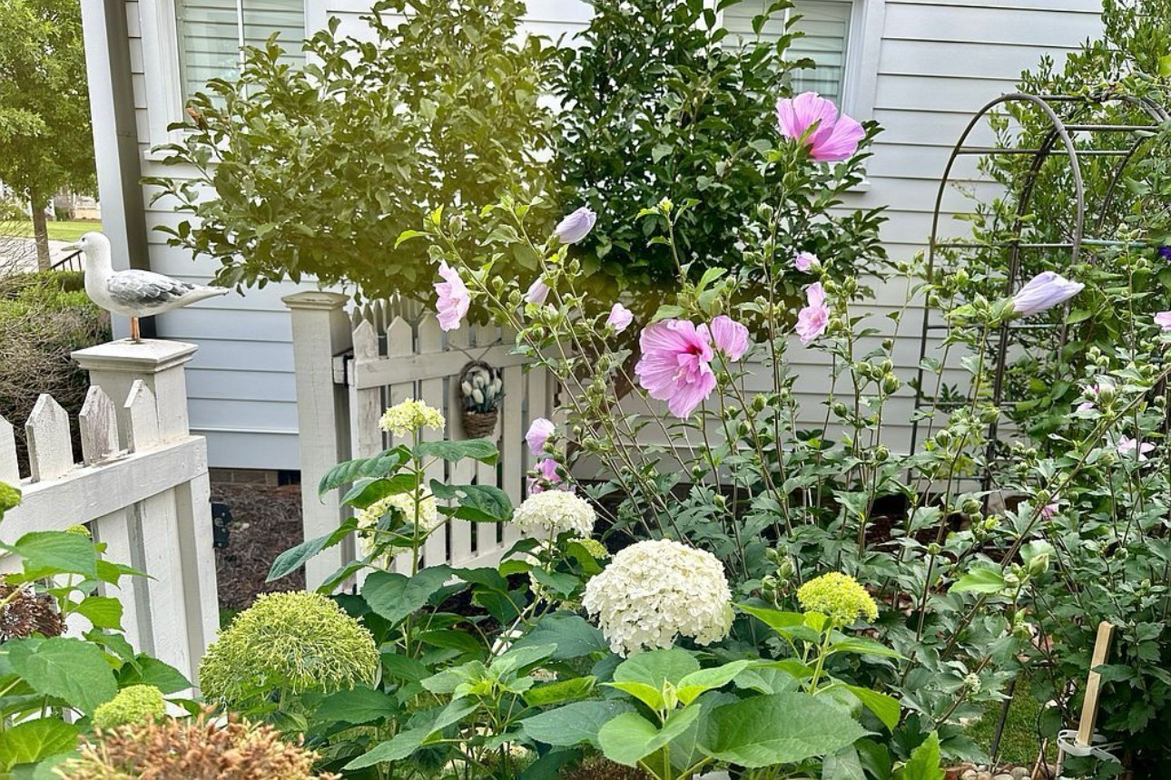 3007 General Martin Ln