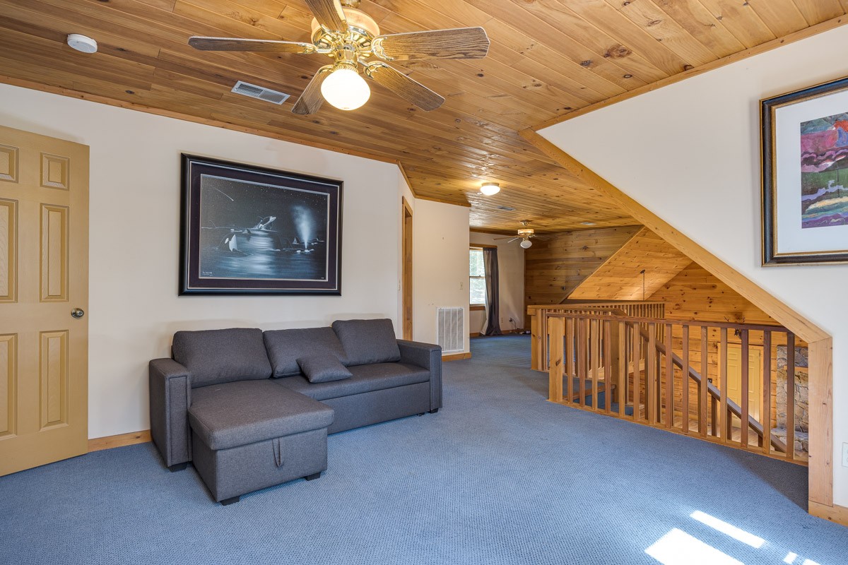 1762 Burke Hollow Rd