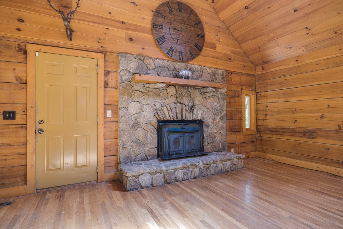 1762 Burke Hollow Rd