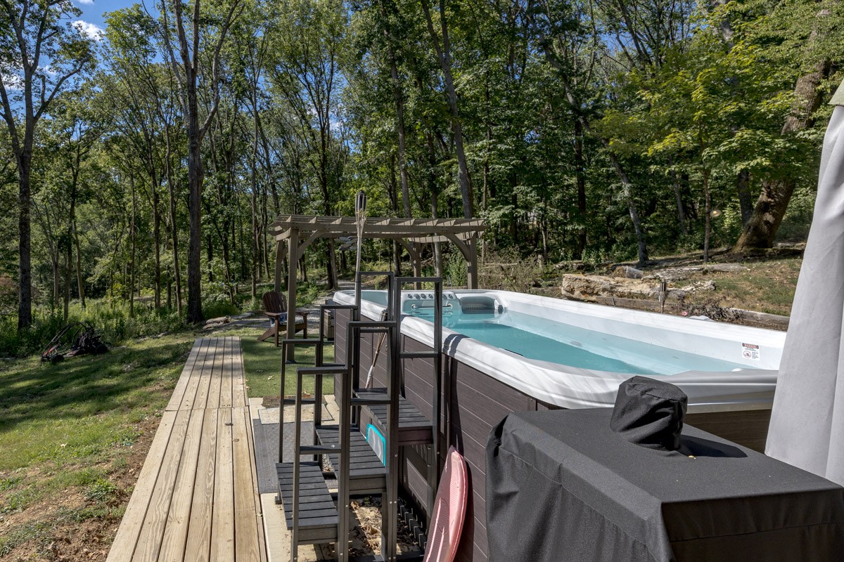 1762 Burke Hollow Rd