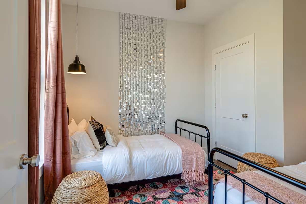 5631 Lenox Ave Unit: 14 Units