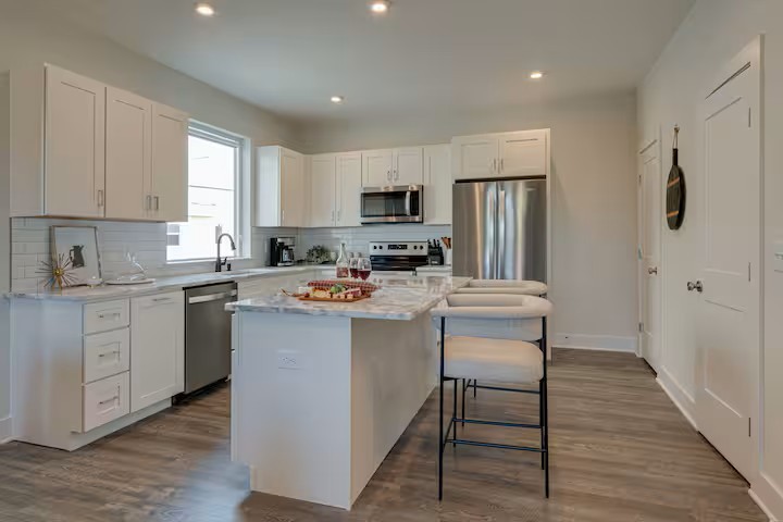 5631 Lenox Ave Unit: 14 Units