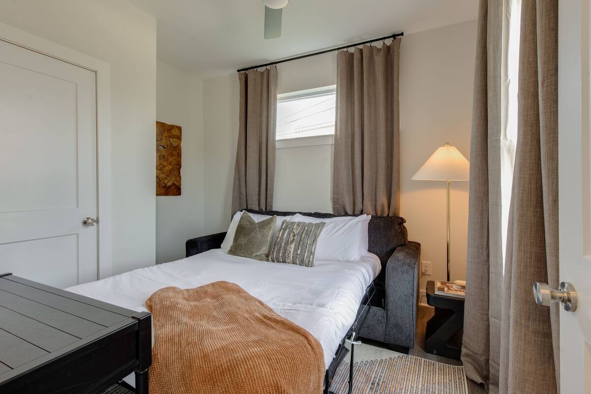 5631 Lenox Ave Unit: Building Group 1