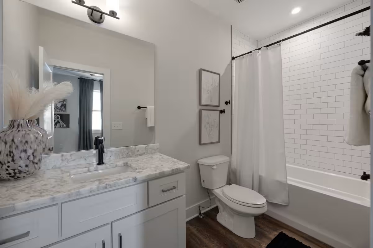 5621 Lenox Ave Unit: Building Group 5