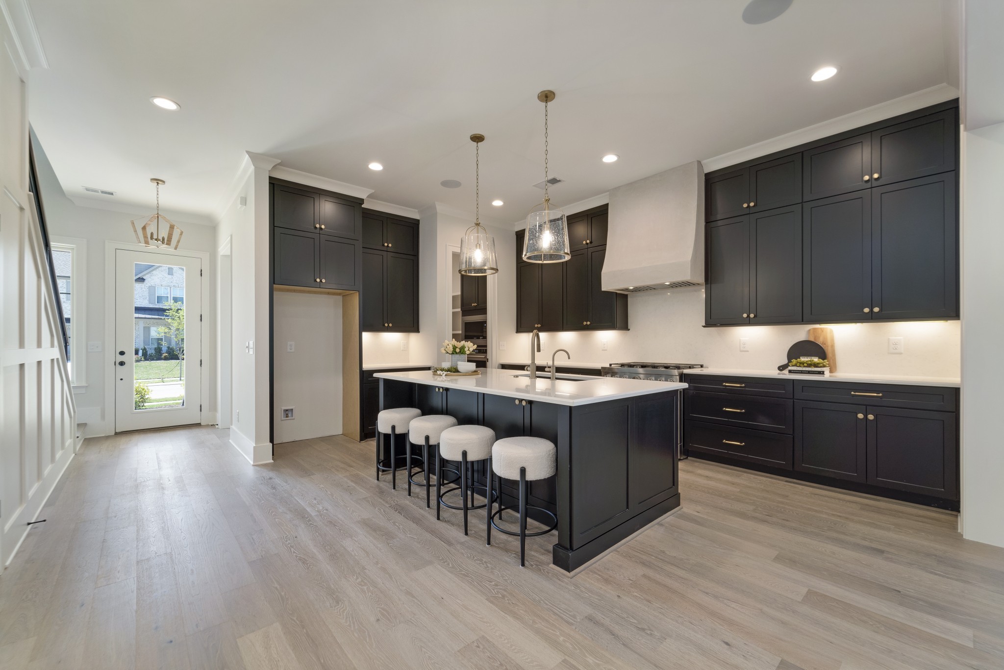 2000 Landry Pl