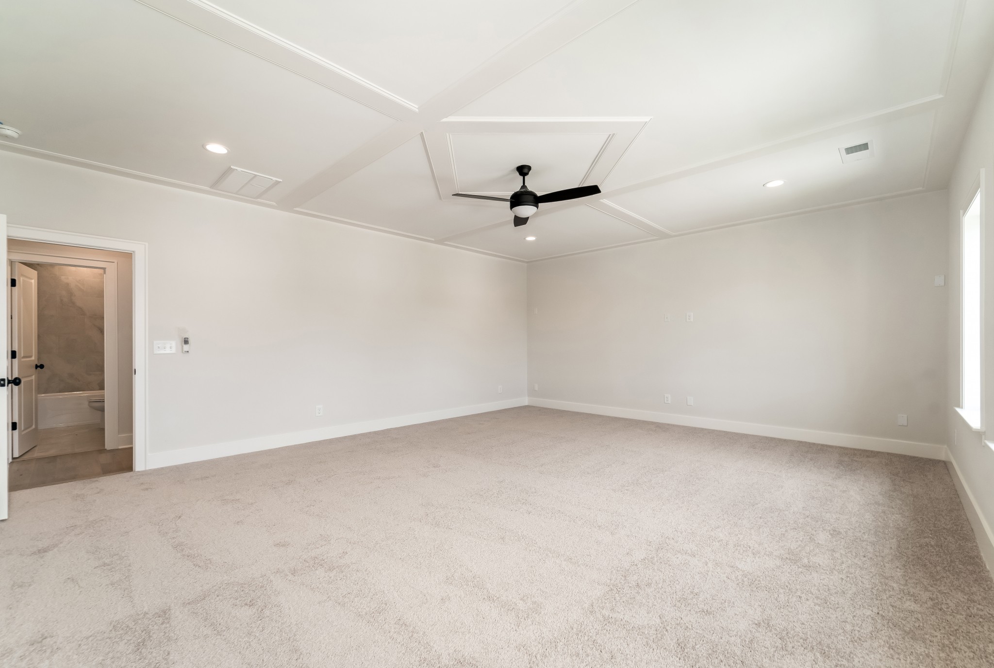 2000 Landry Pl