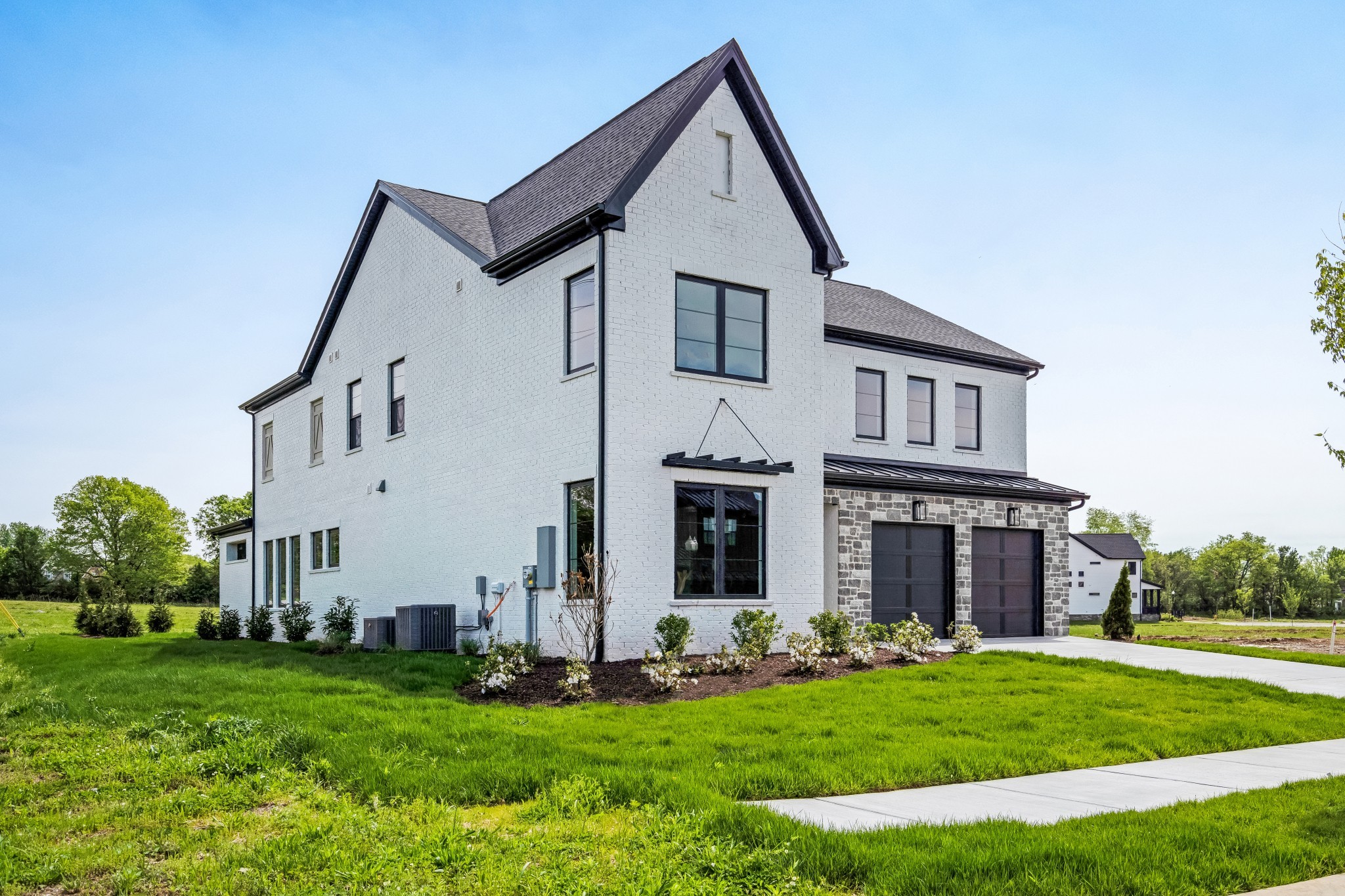 2000 Landry Pl