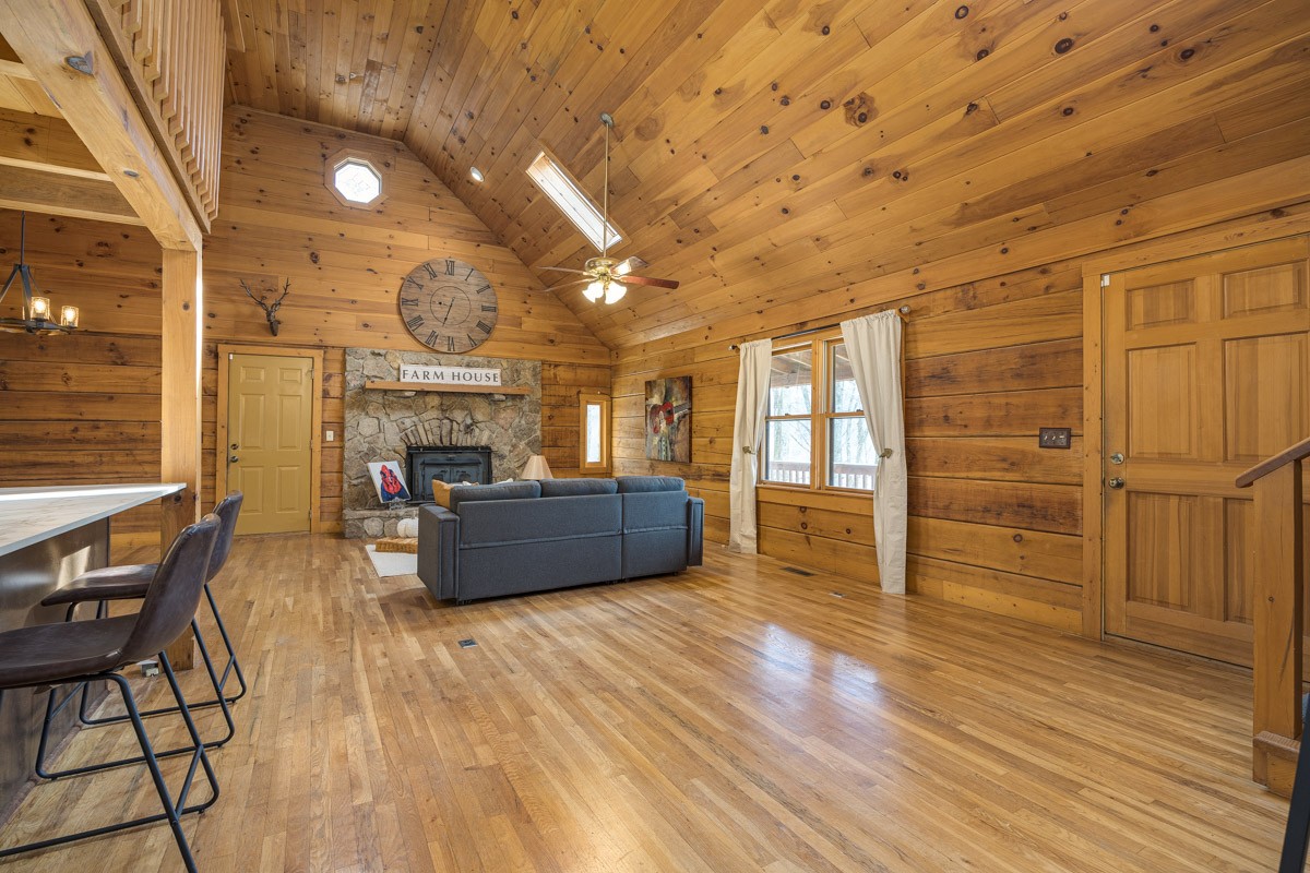 1762 Burke Hollow Rd