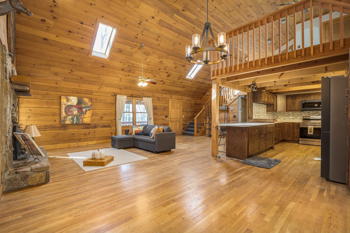 1762 Burke Hollow Rd