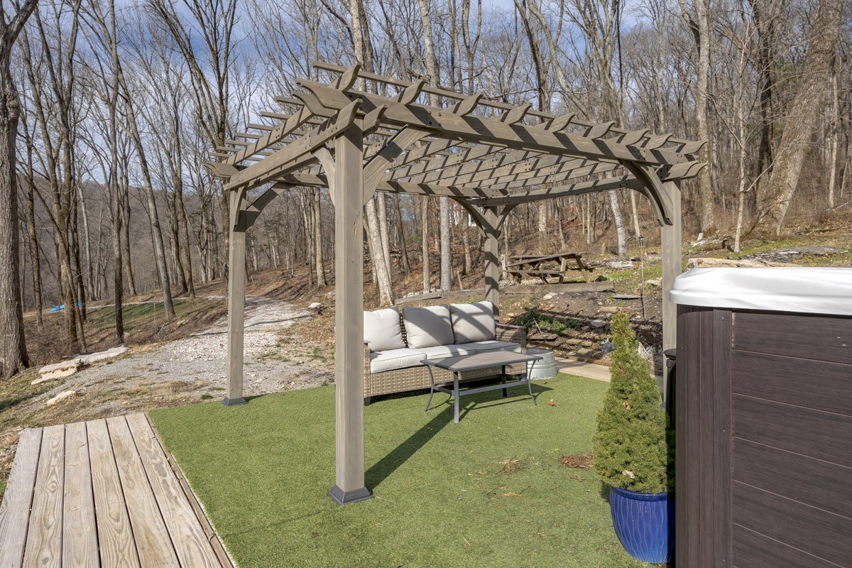 1762 Burke Hollow Rd