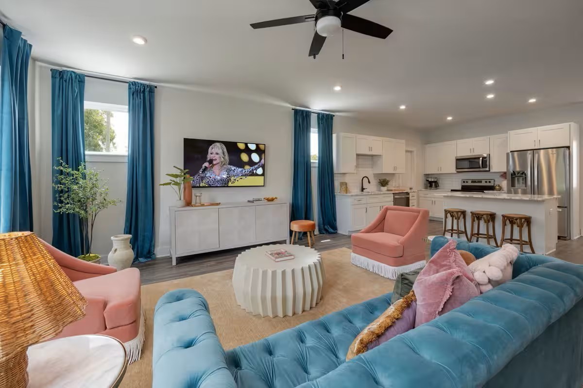 5621 Lenox Ave Unit: 4