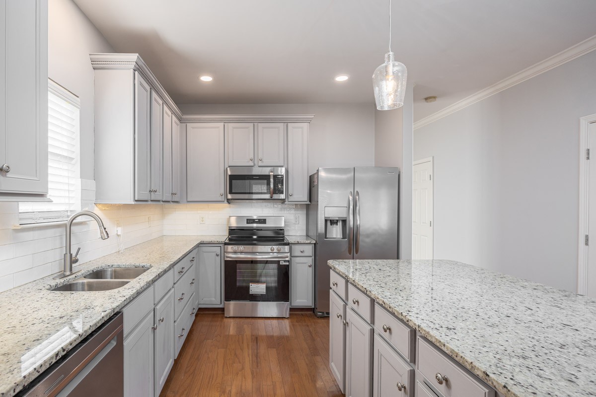 815 Barrington Place Dr