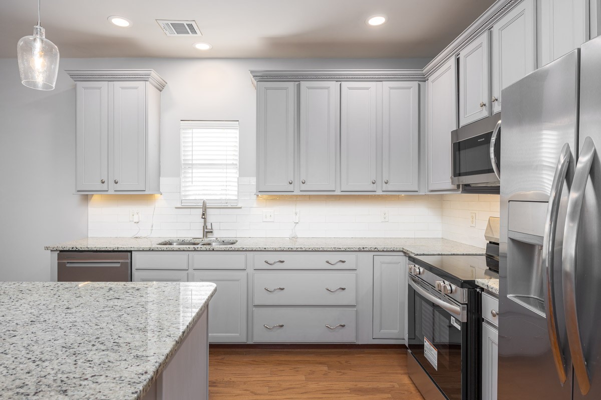 815 Barrington Place Dr