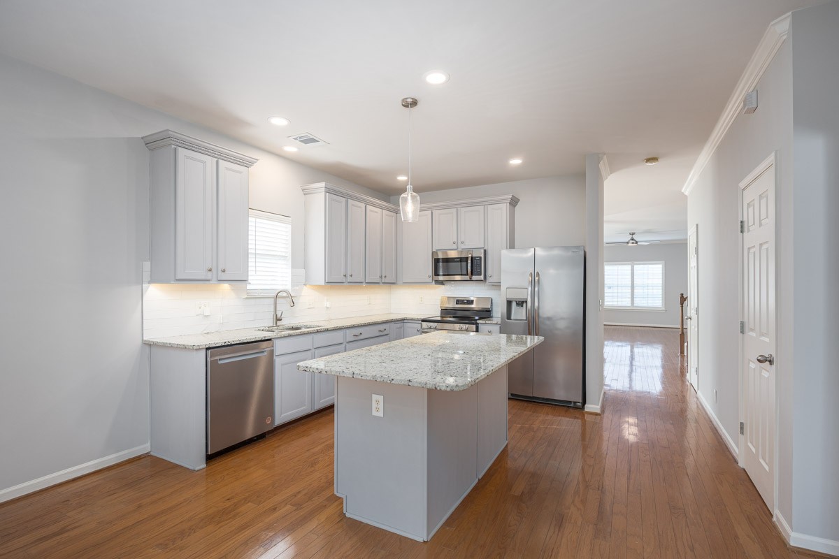 815 Barrington Place Dr