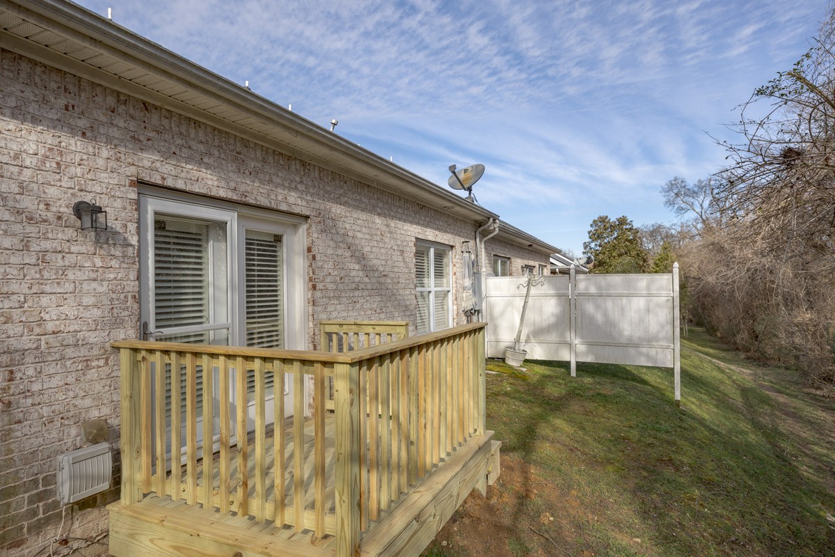 815 Barrington Place Dr