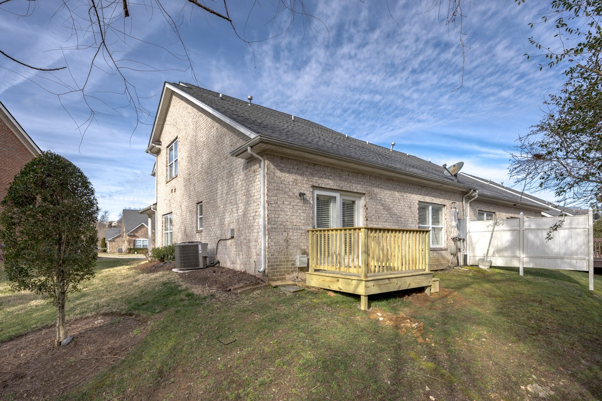 815 Barrington Place Dr