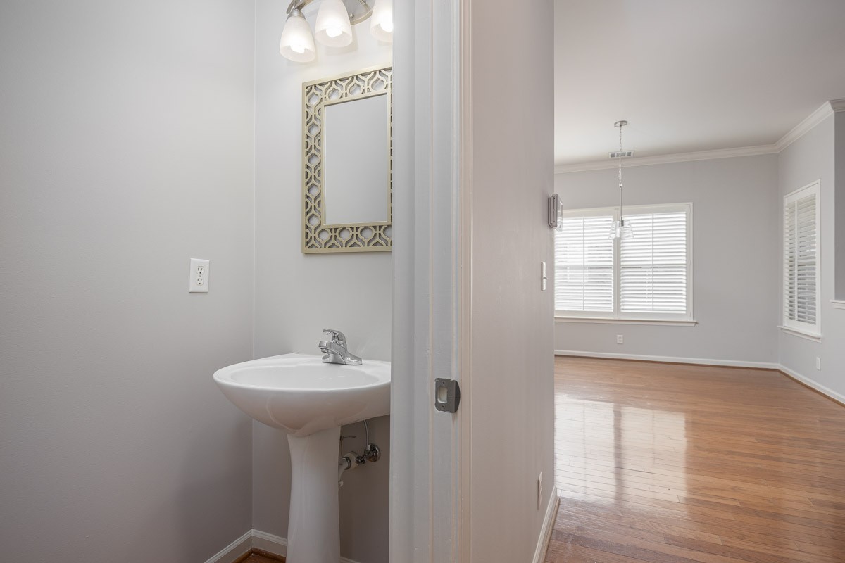 815 Barrington Place Dr