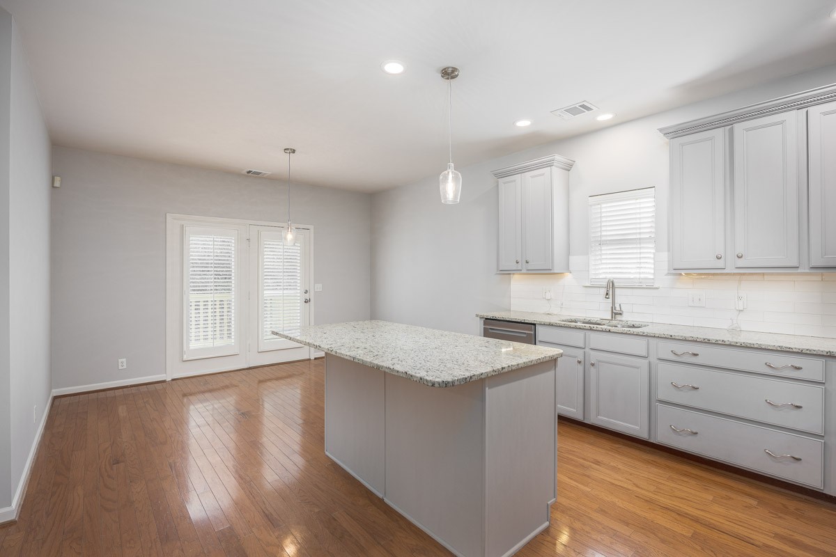 815 Barrington Place Dr