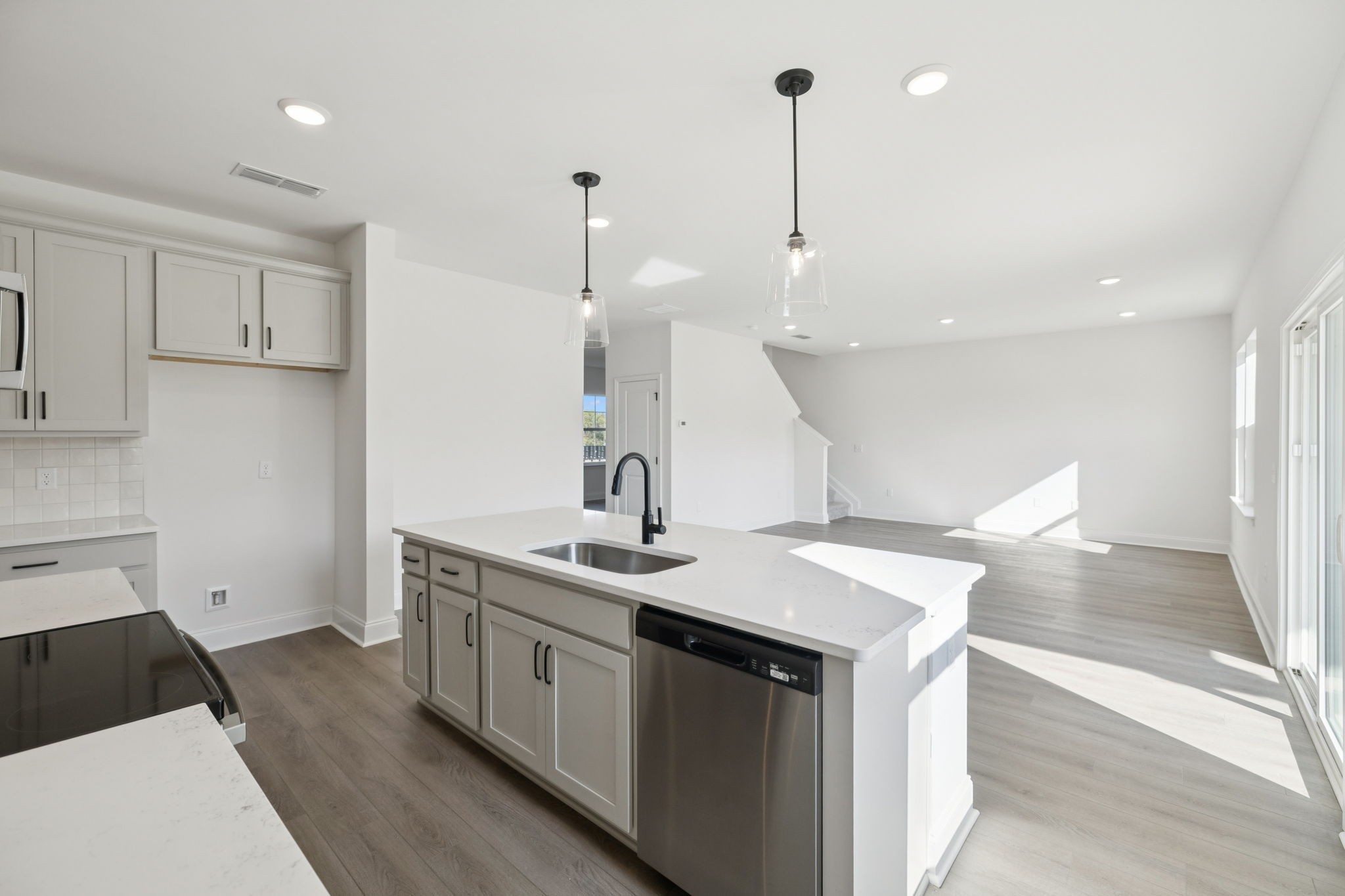 116 Dahlia Dr