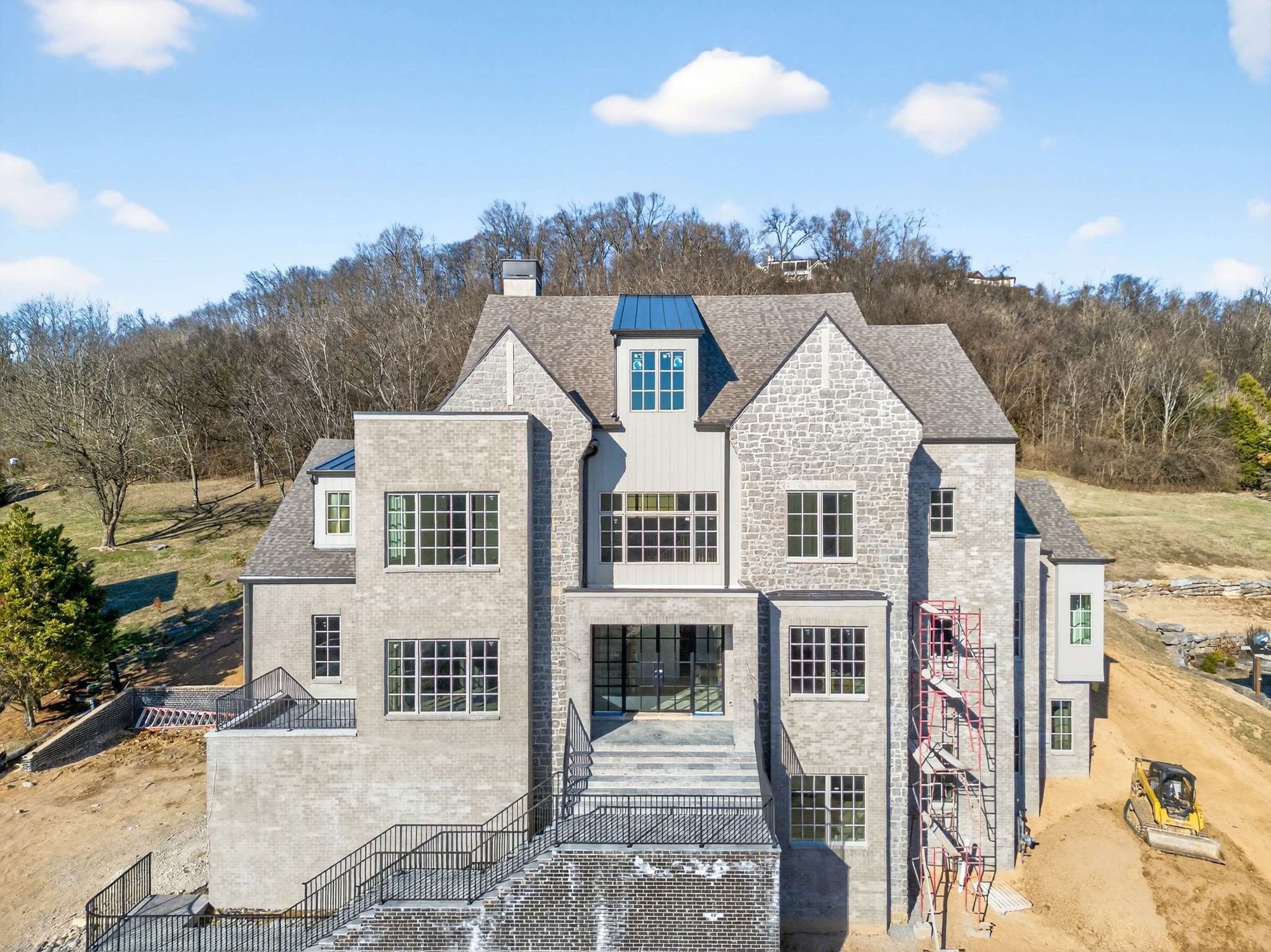 692 Legends Crest Dr