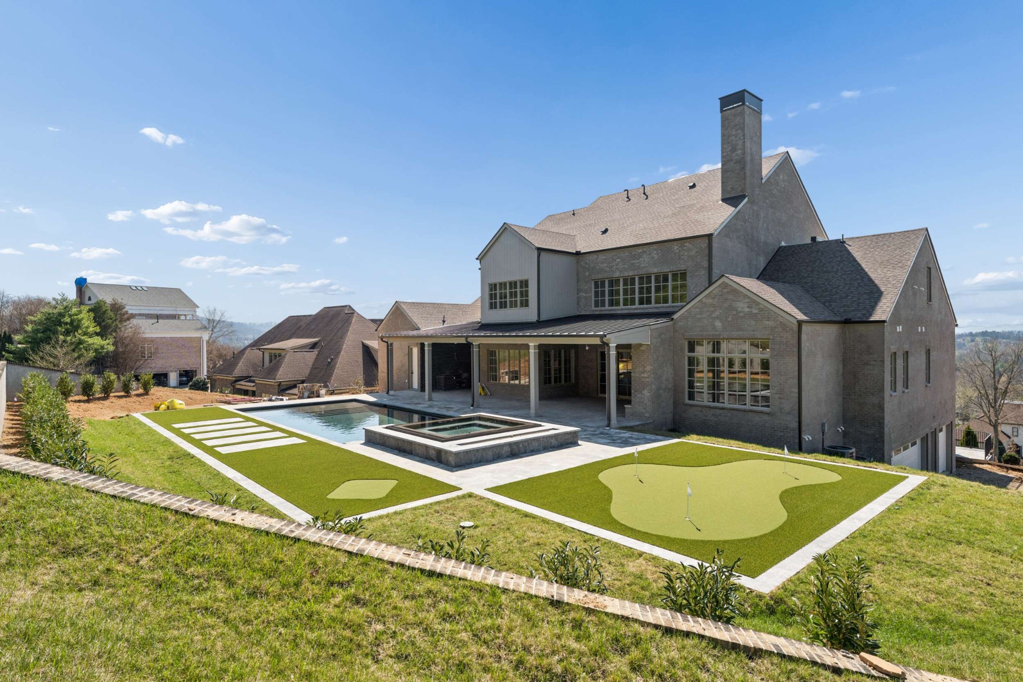 692 Legends Crest Dr