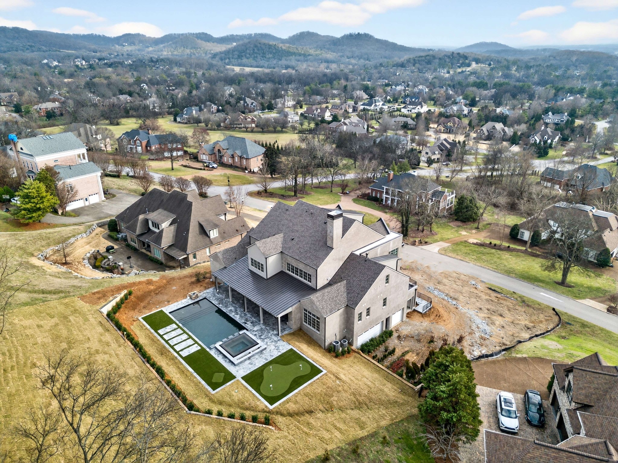 692 Legends Crest Dr