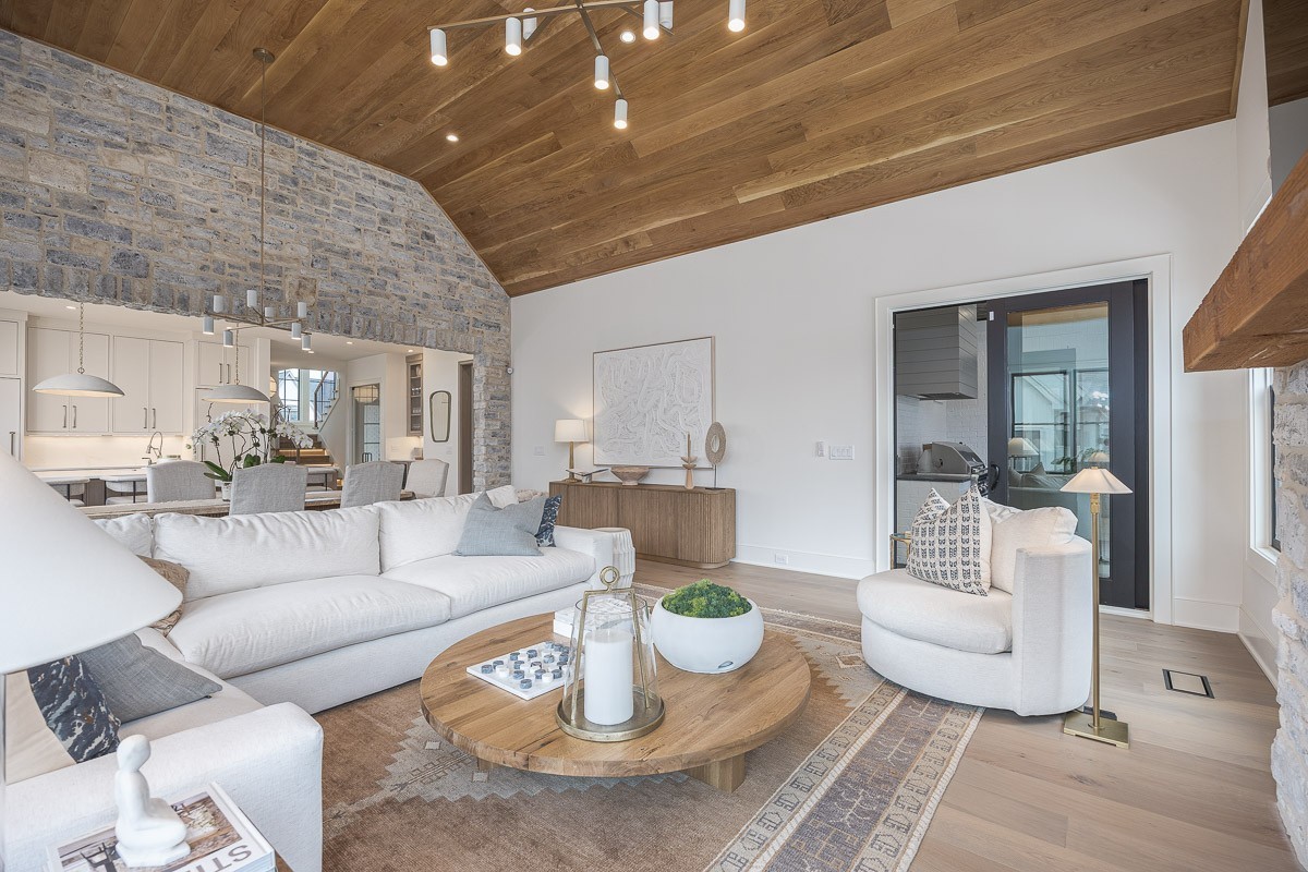 8126 Boiling Springs Place