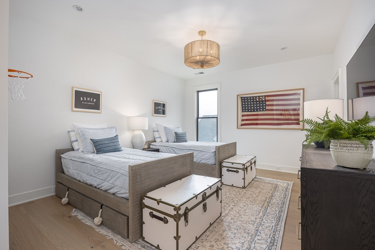 8126 Boiling Springs Place