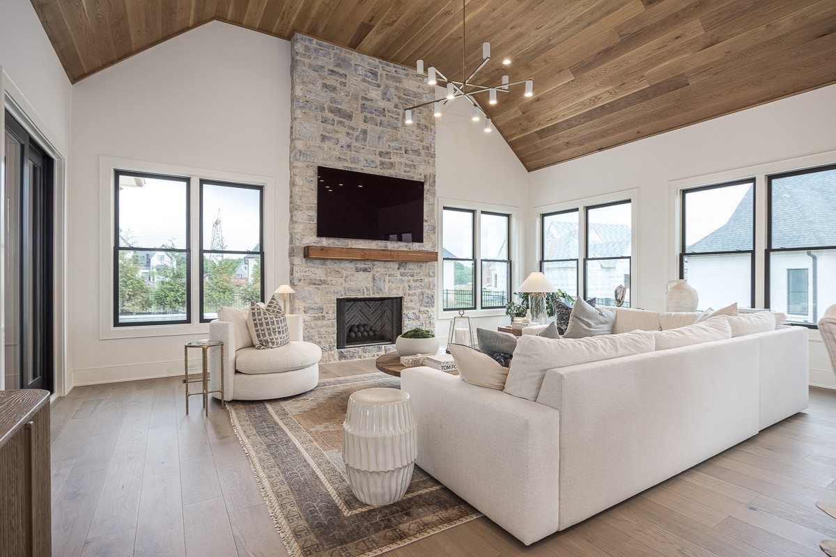 8126 Boiling Springs Place