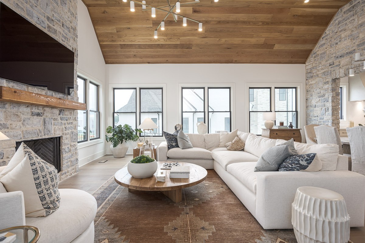 8126 Boiling Springs Place