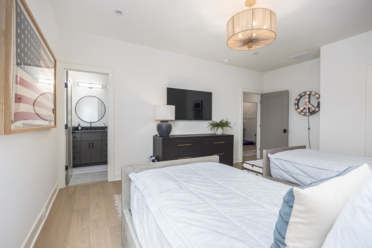 8126 Boiling Springs Place