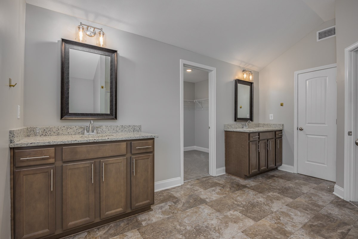 2252 Viking Ct