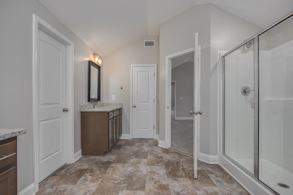2252 Viking Ct