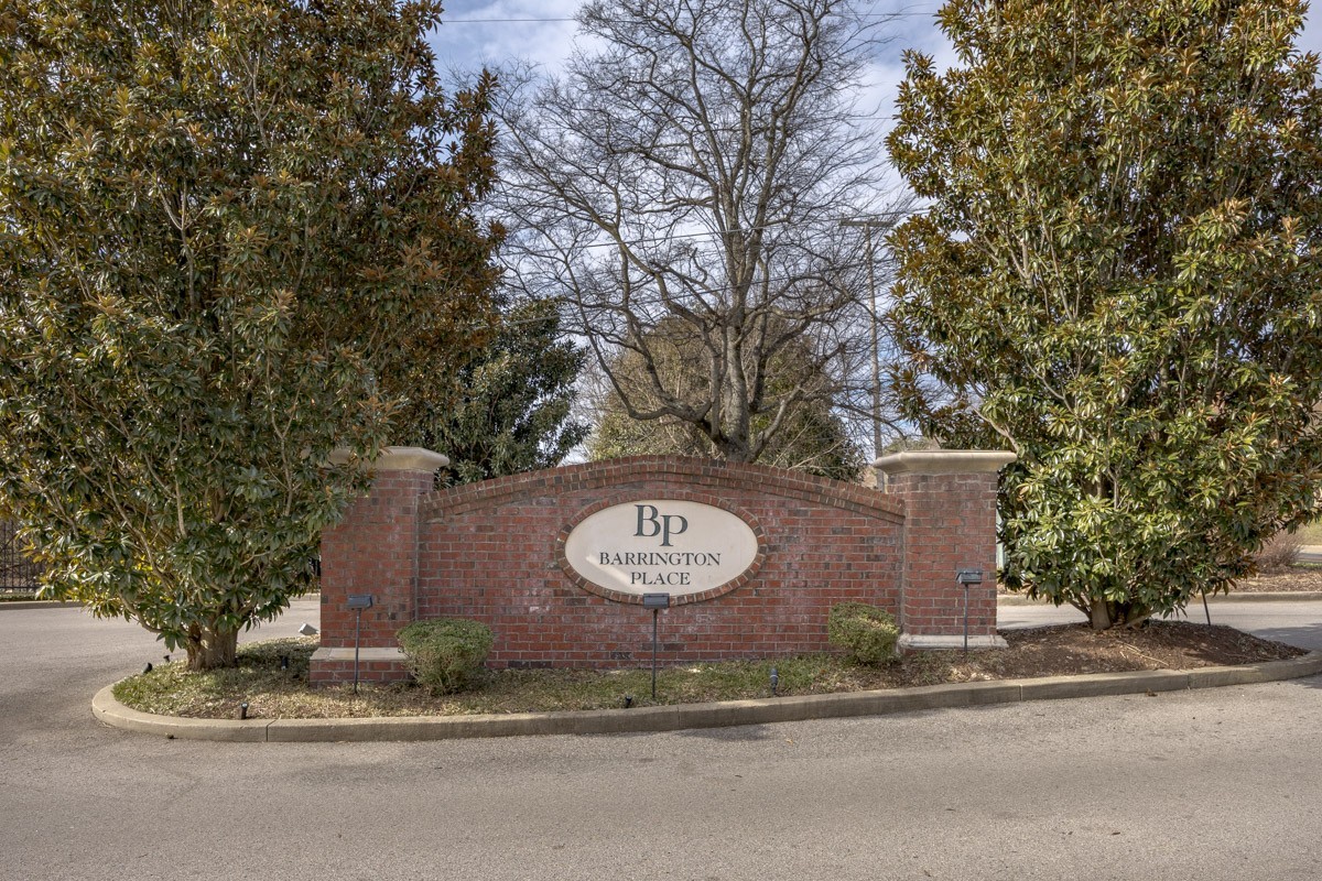 815 Barrington Place Dr