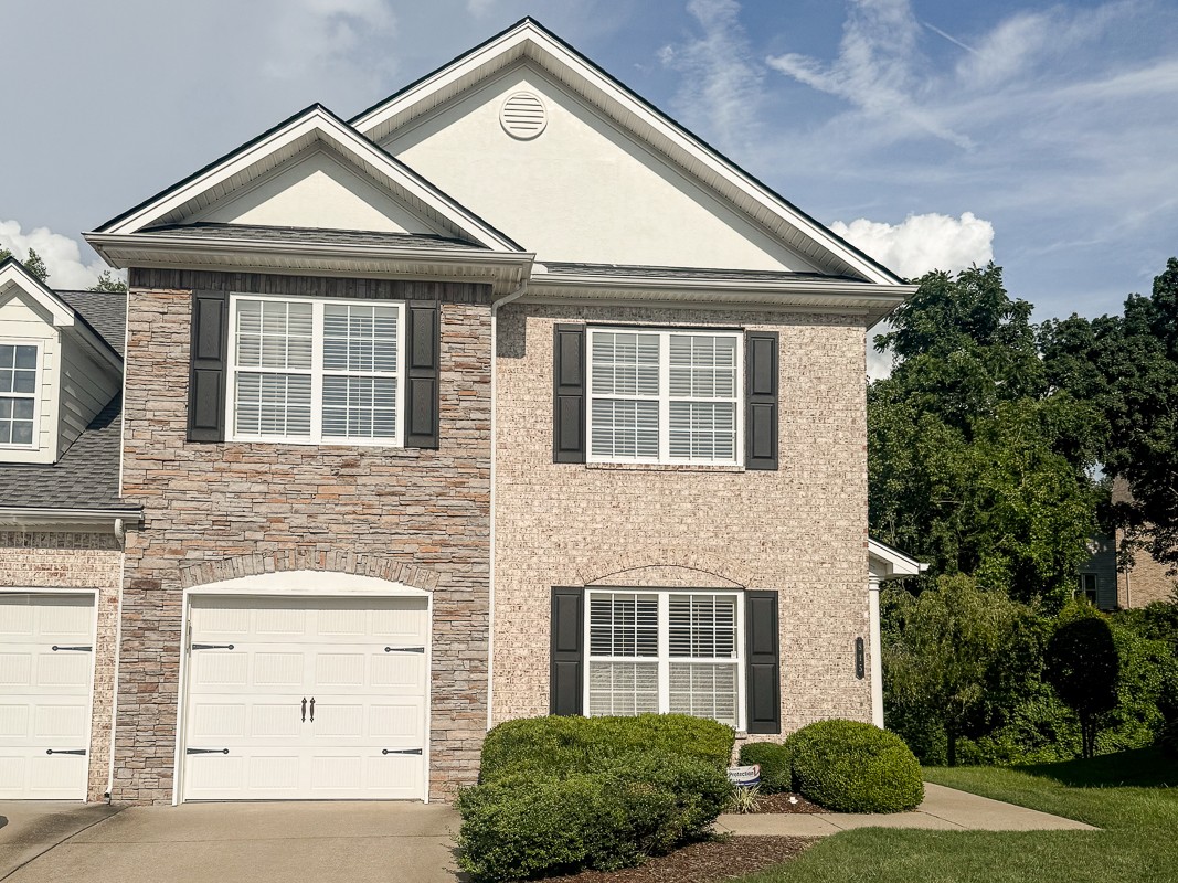 815 Barrington Place Dr