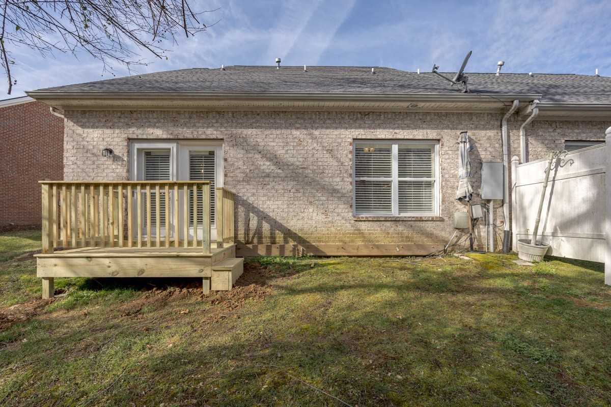 815 Barrington Place Dr