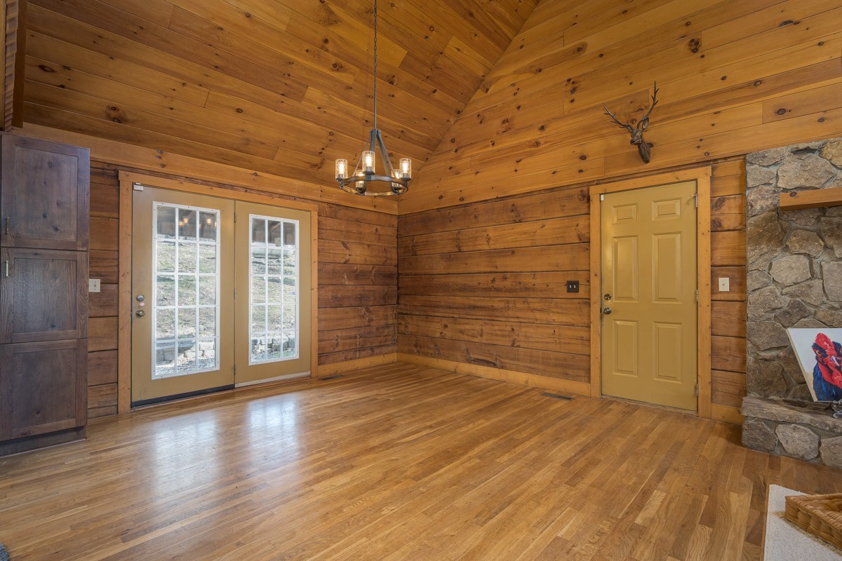 1762 Burke Hollow Rd