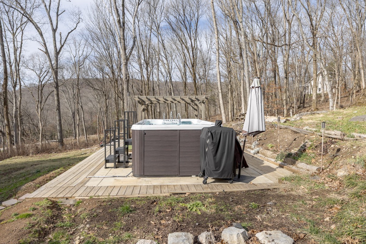 1762 Burke Hollow Rd