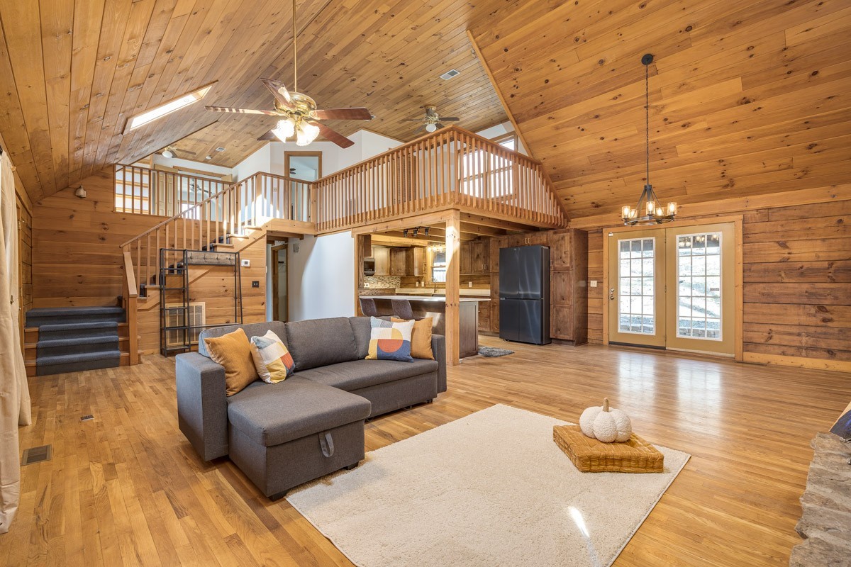 1762 Burke Hollow Rd