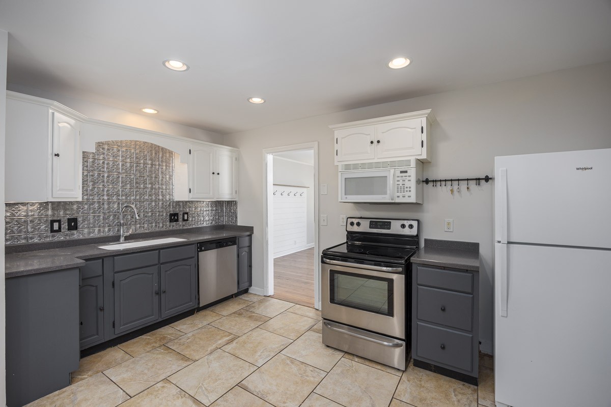1413 Sunset Dr