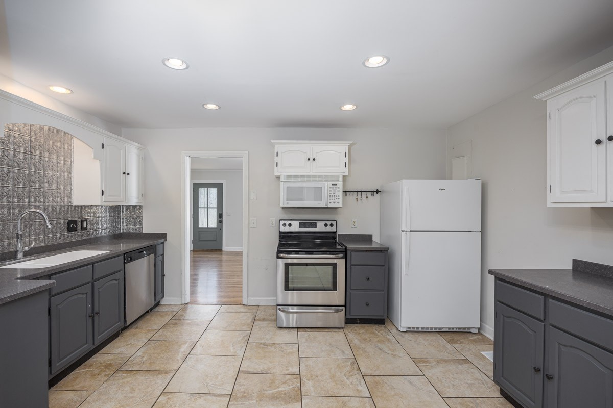 1413 Sunset Dr