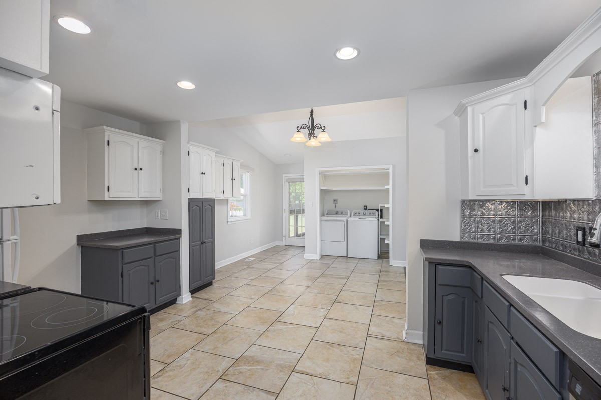 1413 Sunset Dr