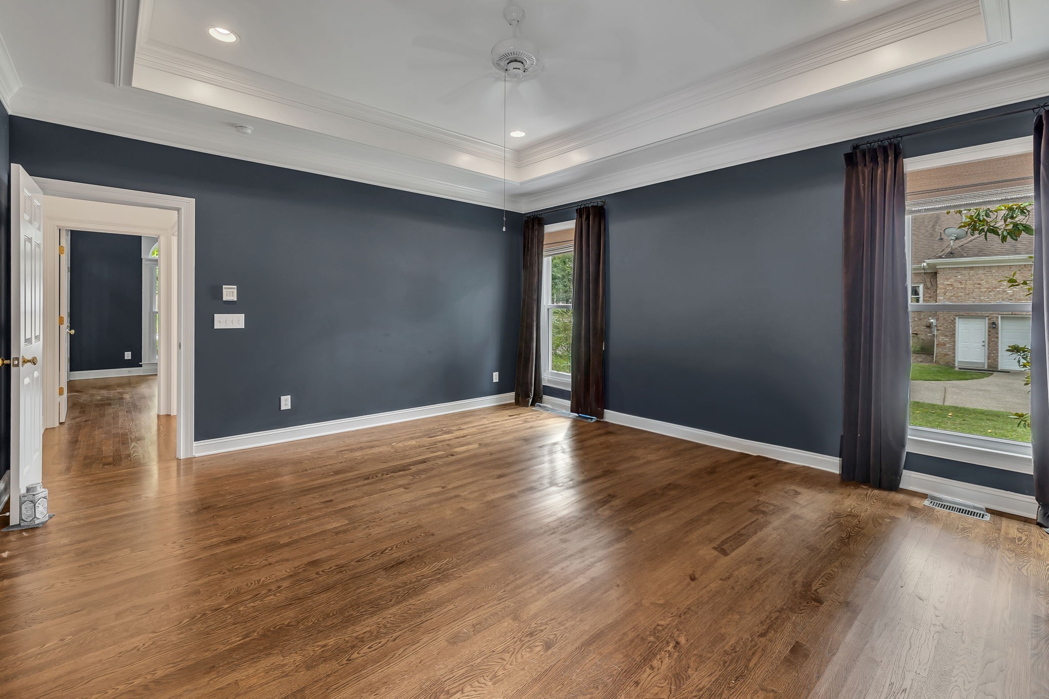 729 Harrow Ln