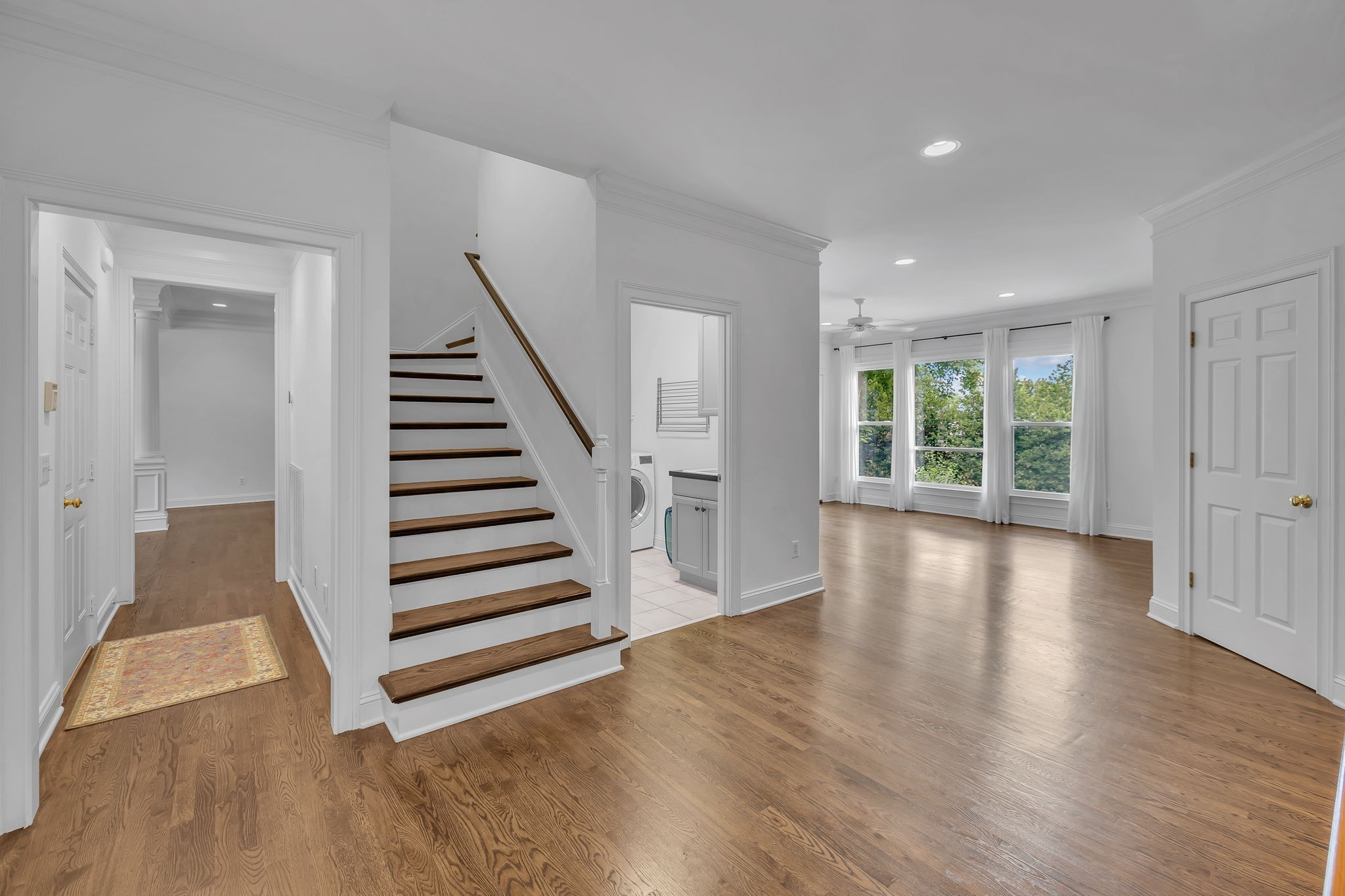 729 Harrow Ln