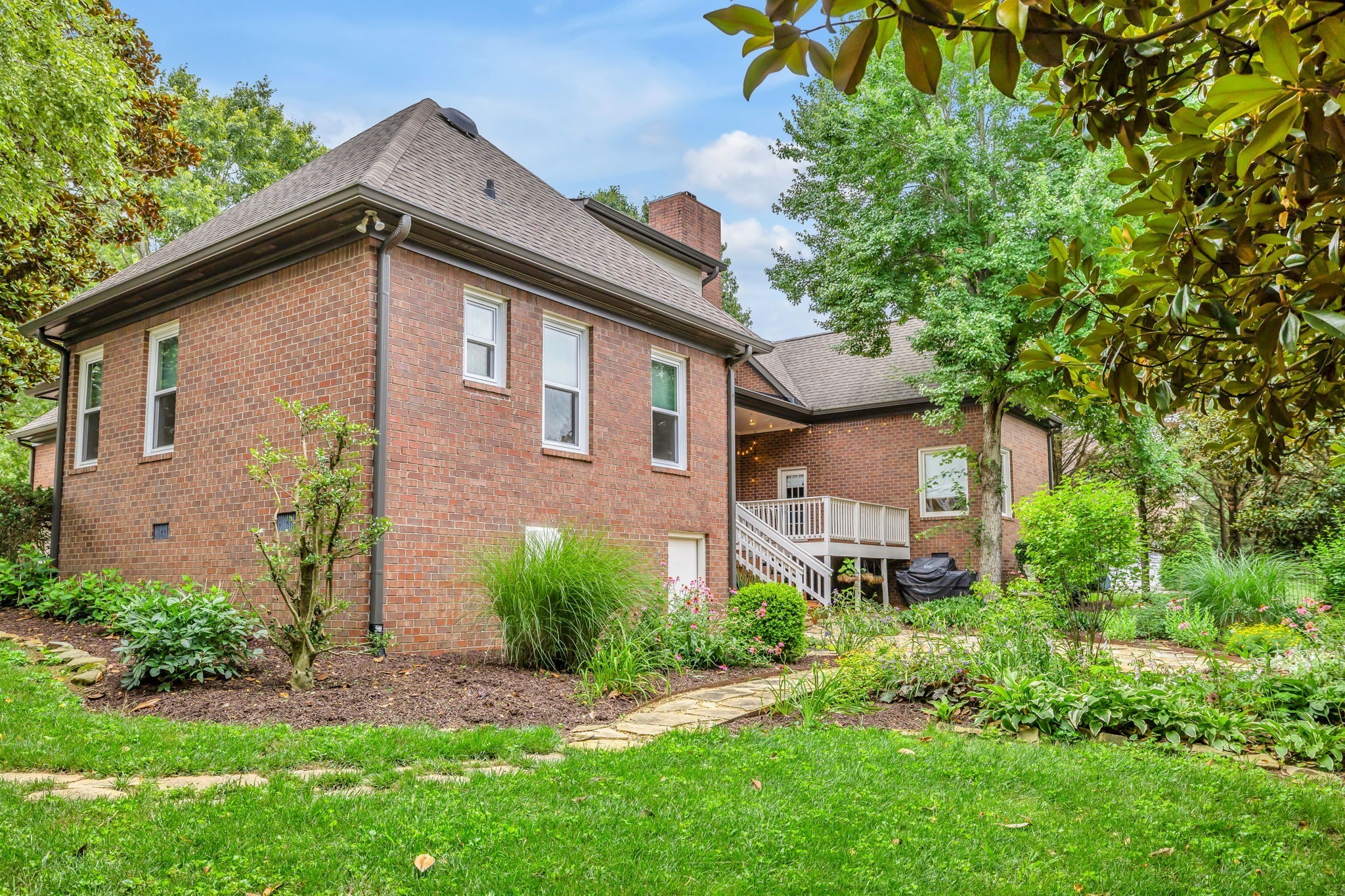 729 Harrow Ln