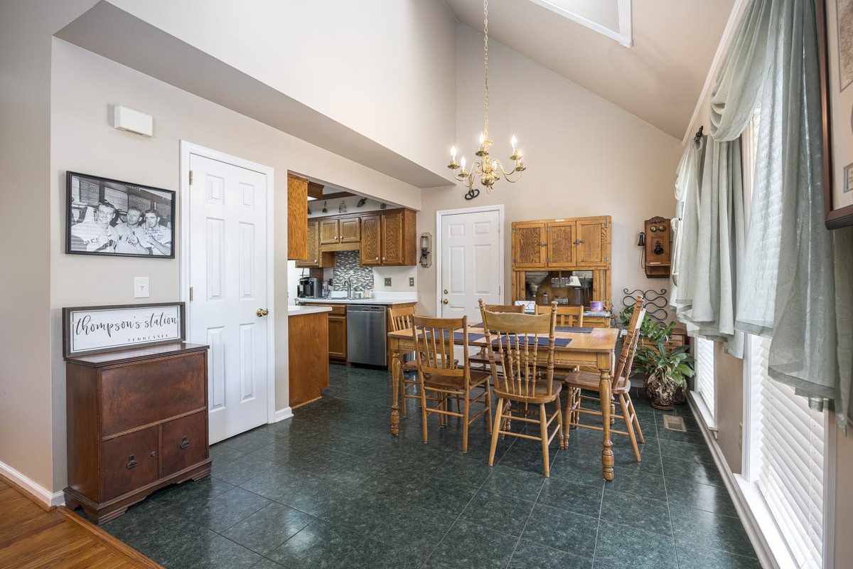 2858 Iroquois Dr